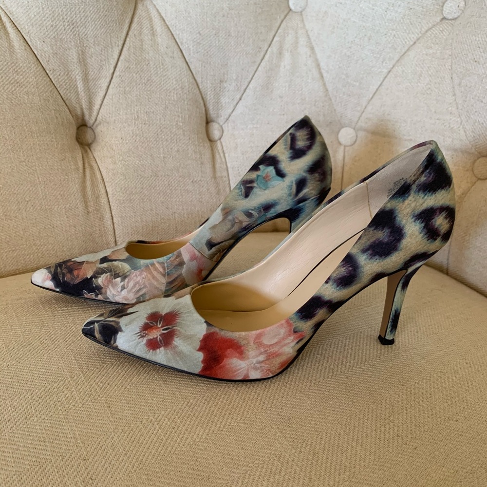 Nine West blossom classical heels.
